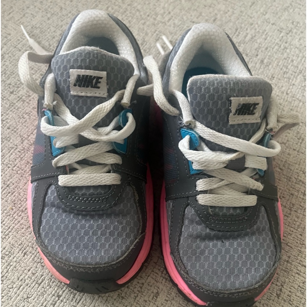 Size 11 Child NIKE tennis shoes